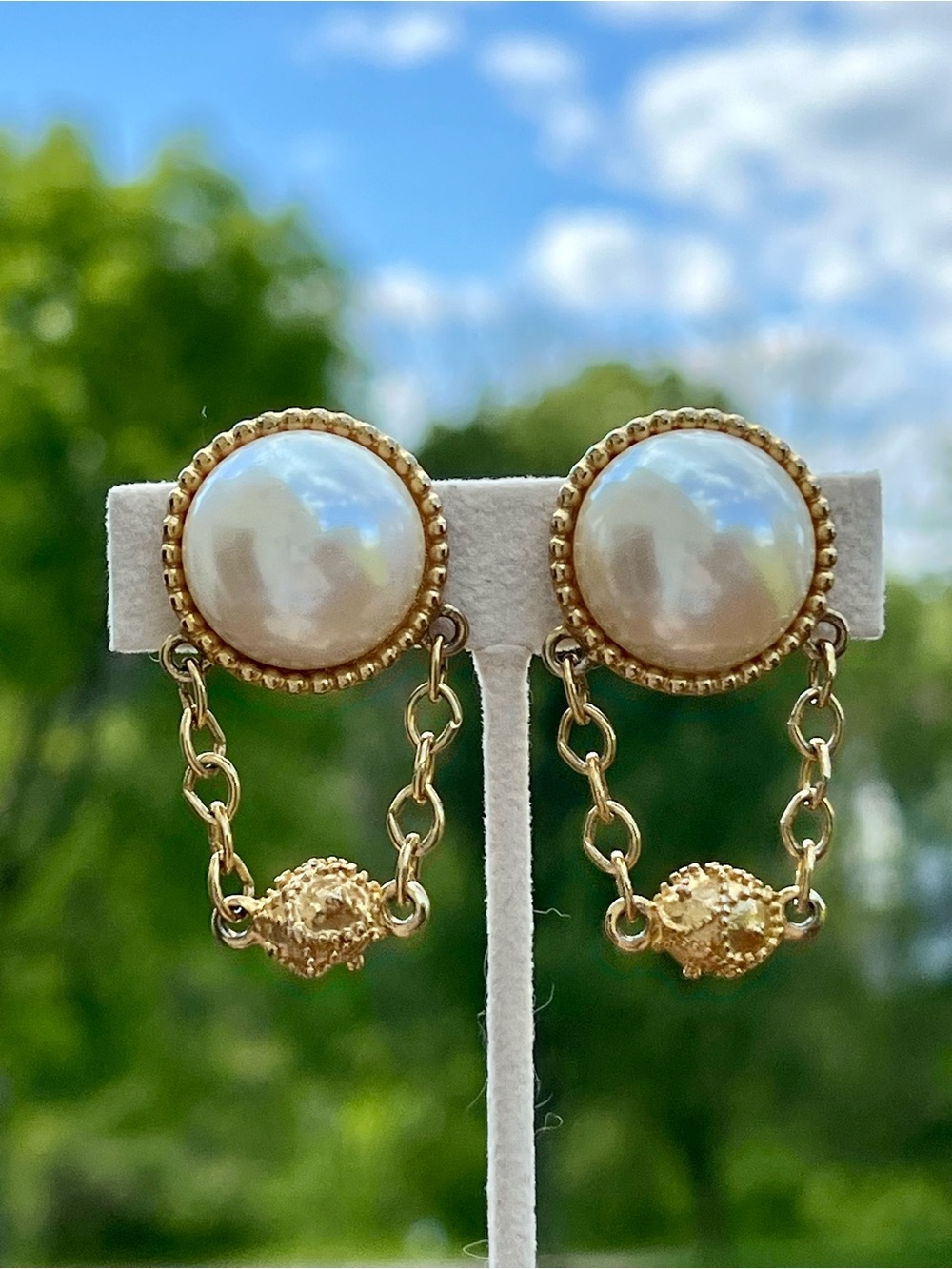 Vintage Paolo Gucci Faux Pearl Clip On Dangle Earrings Gold Tone Rope Edge Chain